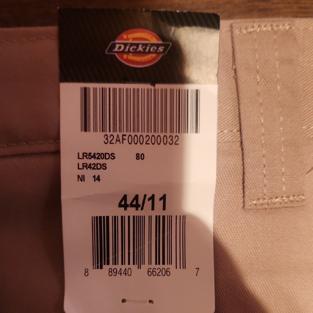 Dickies Men's Beige Cargo Shorts - Picture 2 of 7